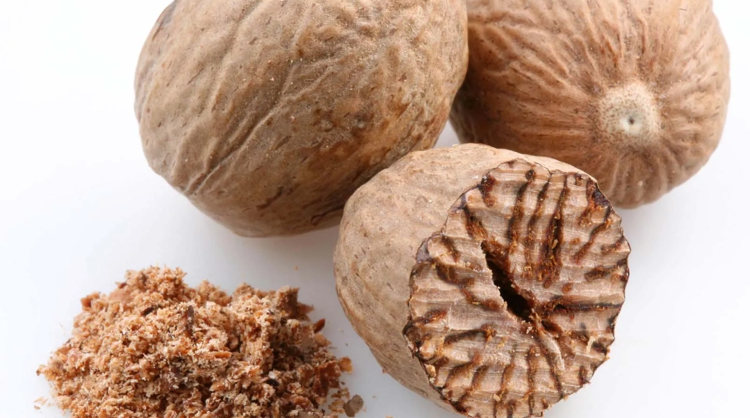 Nutmeg (Jaathikkai)